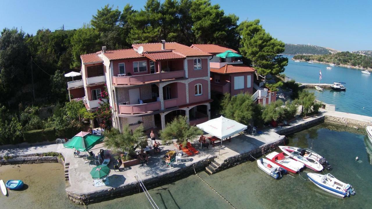 Apartments Zala Matusan Supetarska Draga Exterior foto