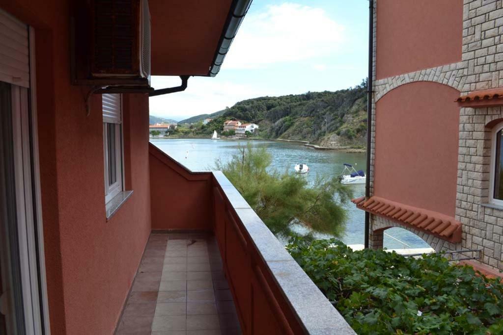 Apartments Zala Matusan Supetarska Draga Exterior foto